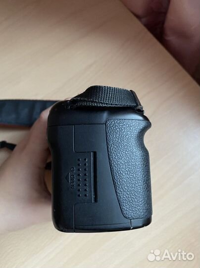 Зеркальная камера canon 5D