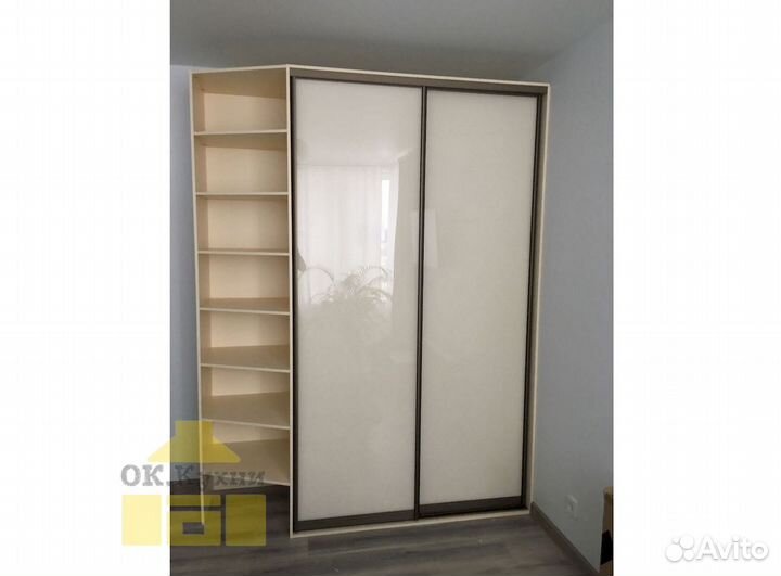 Шкаф с зеркалом