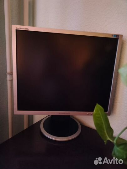 Монитор Samsung