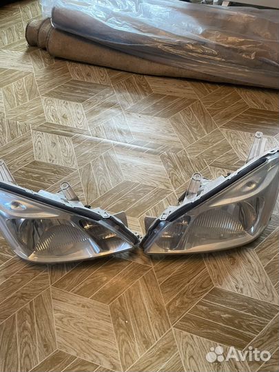 Toyota premio 240 фары