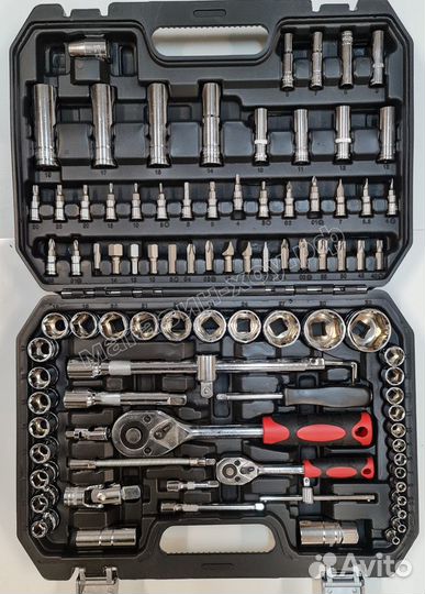 Набор инструментов для авто в чемодане 94 шт