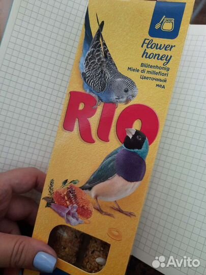 Лакомства для мелких и средних попугаев