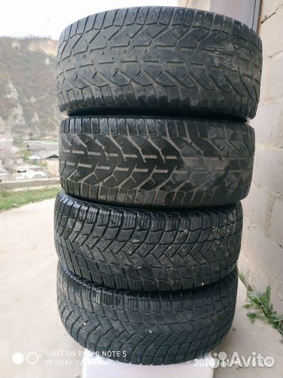 Winter Tact Nord Frost 3 235/4.5 R18 и 235/45 R18