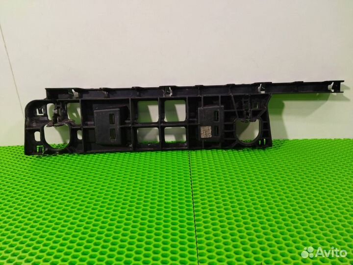 Усилитель бампера задний правый Land Rover Range