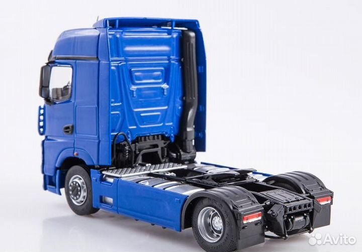 Масштабная модель 1/43 KAMAZ-54901 синий