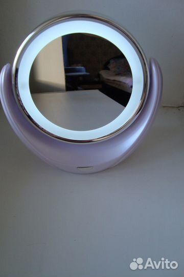 Зеркало с подсветкой настольное