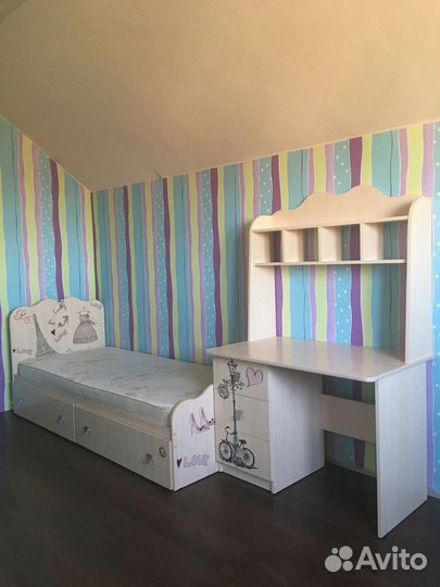 Детская кровать, стол