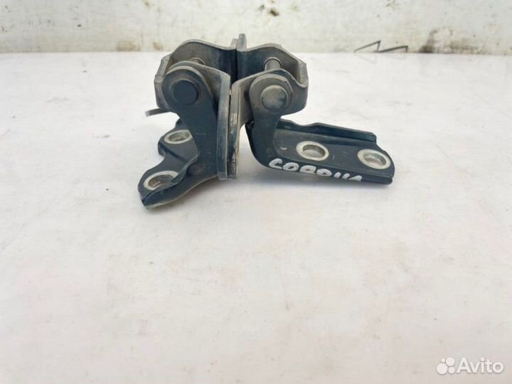 Кронштейн двери задний правый Toyota Corolla