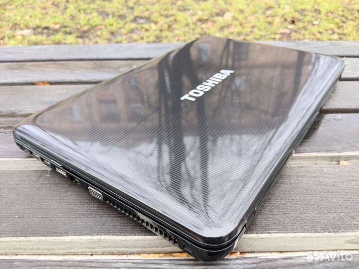 Ноутбук Toshiba Satellite L850 на i5