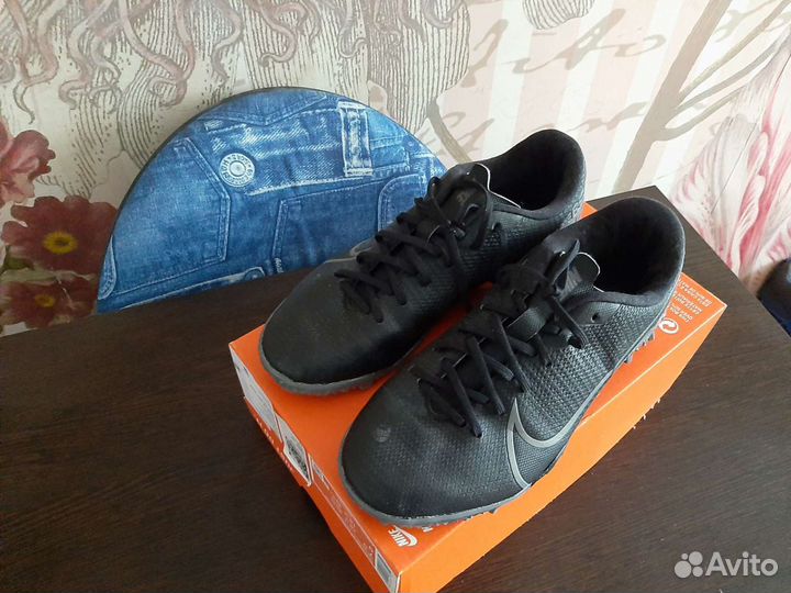 Бутсы Nike, 37 размер