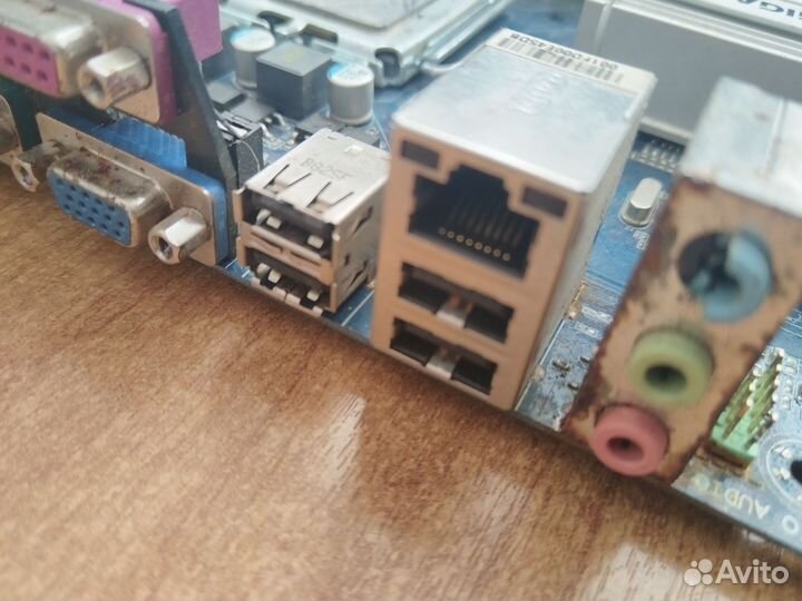 Материнская плата 775