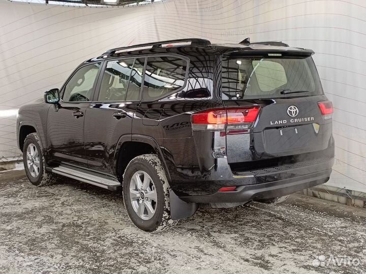Toyota Land Cruiser 4.0 AT, 2023, 35 км