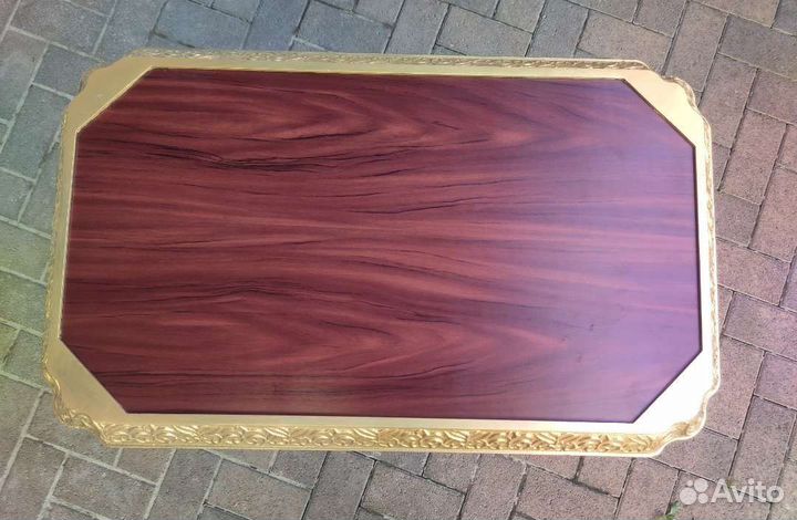 Журнальный столик