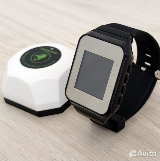 Кнопка вызова официанта, часы-пейджер персонала