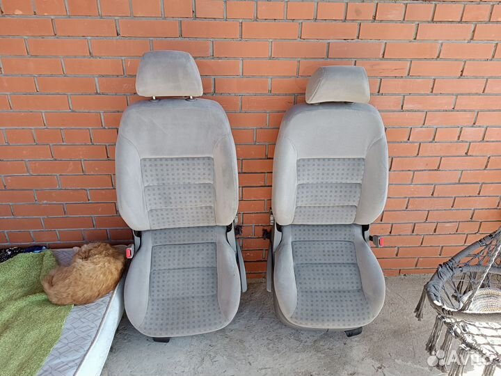 Сиденья golf 4