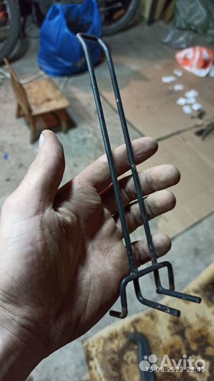 Крючок на перфорацию разной формы