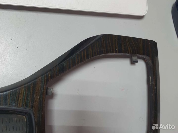 Накладка центральной консоли,подлокотник BMWx1 e84