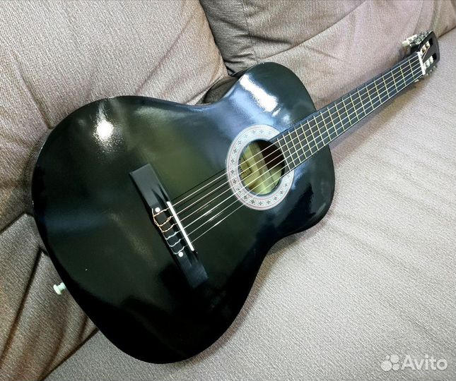 Классическая гитара Jordani