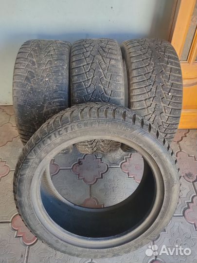 Maxxis ArcticTrekker NP3 235/45 R17 97