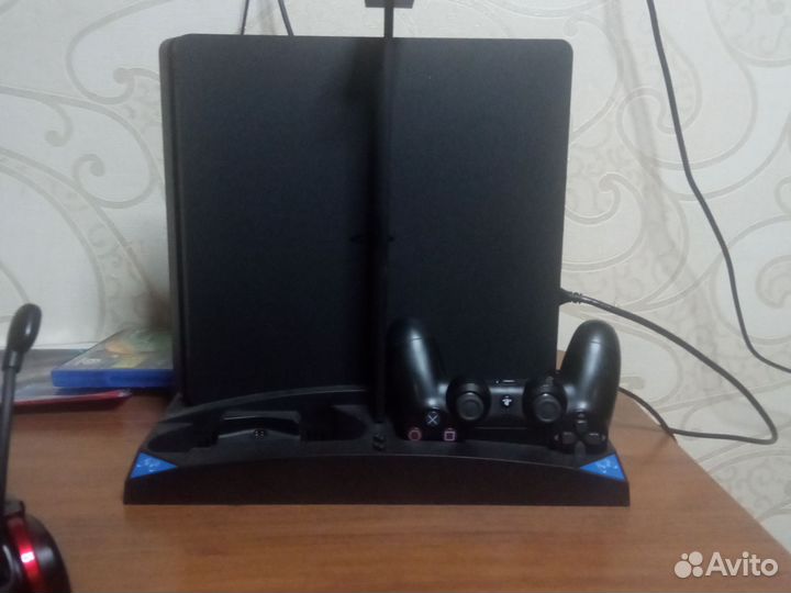 Sony playstation 4 slim+ игры + подставка джостик