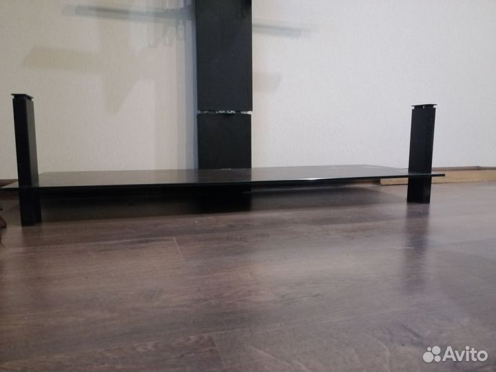 Телевизионная стойка металл-стекло