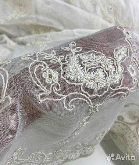 Ткань вуаль с вышивкой