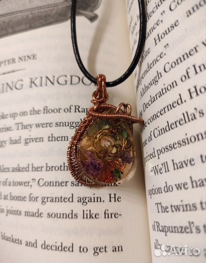 Подвеска из эпоксидной смолы