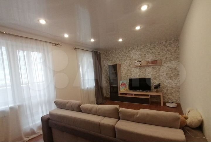 2-к. квартира, 56 м², 3/10 эт.