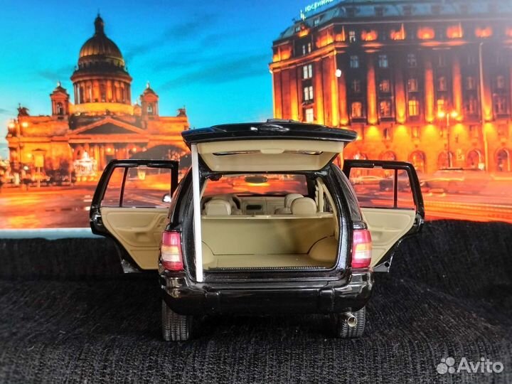 Jeep grand cherokee 1/18