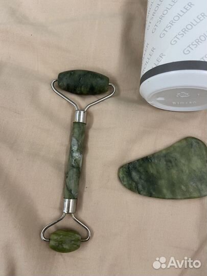 Массажный роллер и гуаша