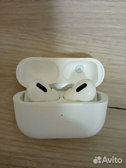 Airpods про