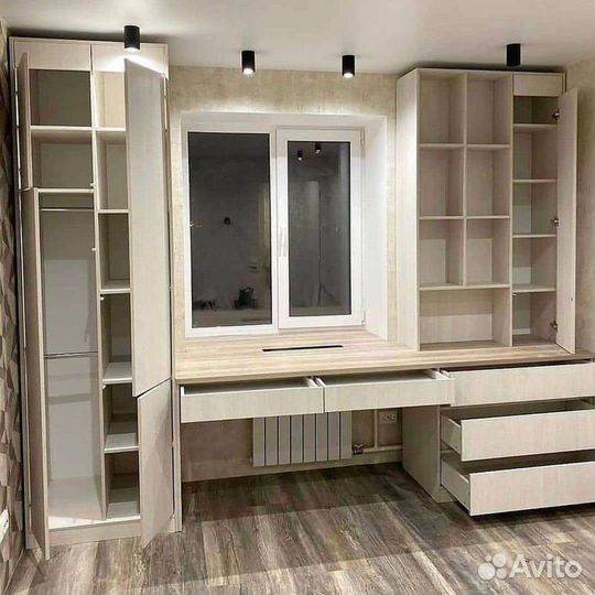 Рабочий стол для школьника