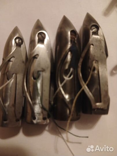 Челнок для старинной швейной машины