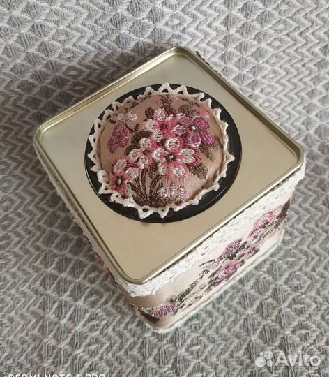 Жестяная банка для хранения