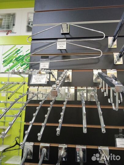 Крючки, кронштейны, полки на эконом-панель