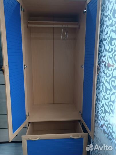 Мебель с детскую компьютерный стол+шкаф под одежду