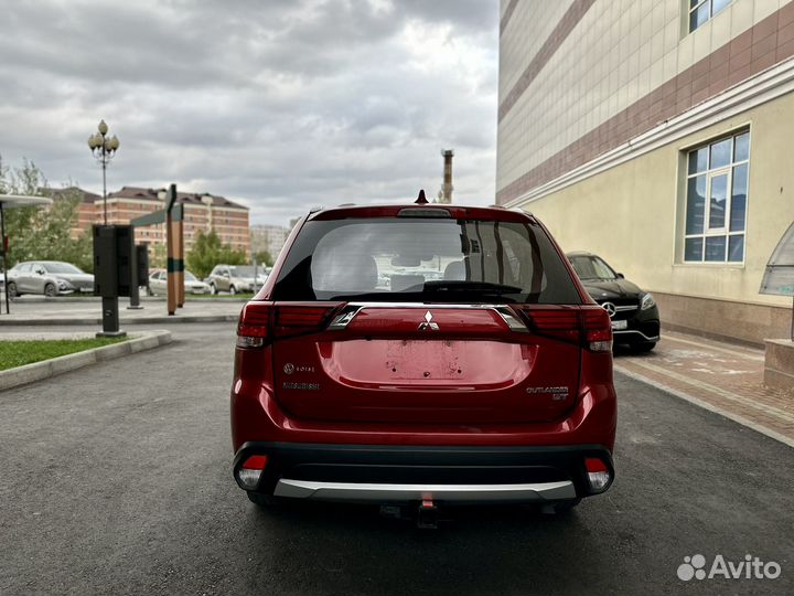 Mitsubishi Outlander 3.0 AT, 2017, 57 000 км