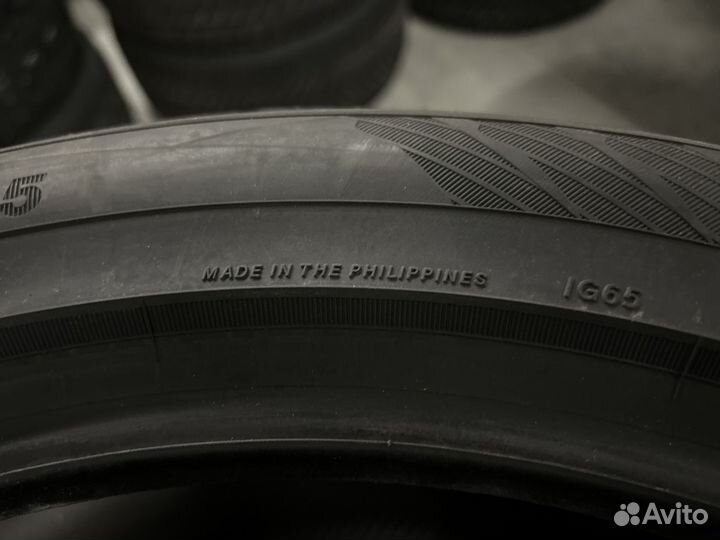 Yokohama Ice Guard IG65 235/50 R19