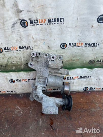 Кронштейн ролика-натяжителя руч. ремня Kia Sorento