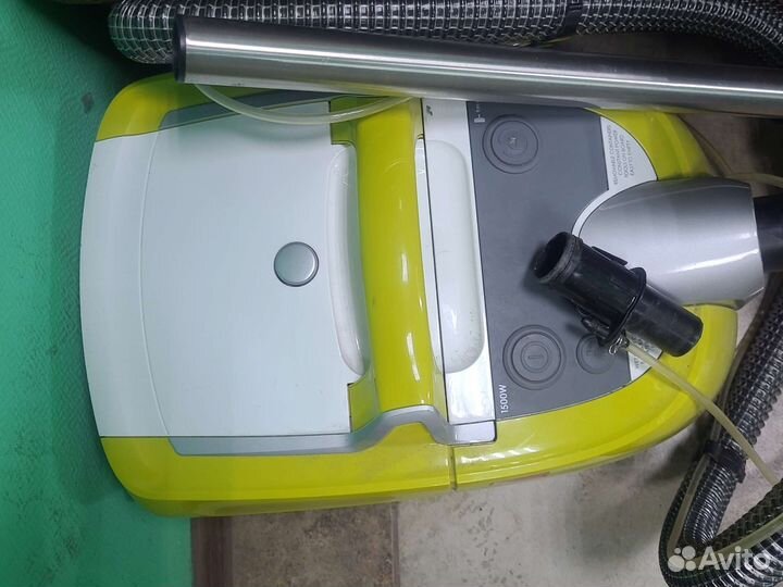 Продам моющий пылесос Zelmer состояния нового