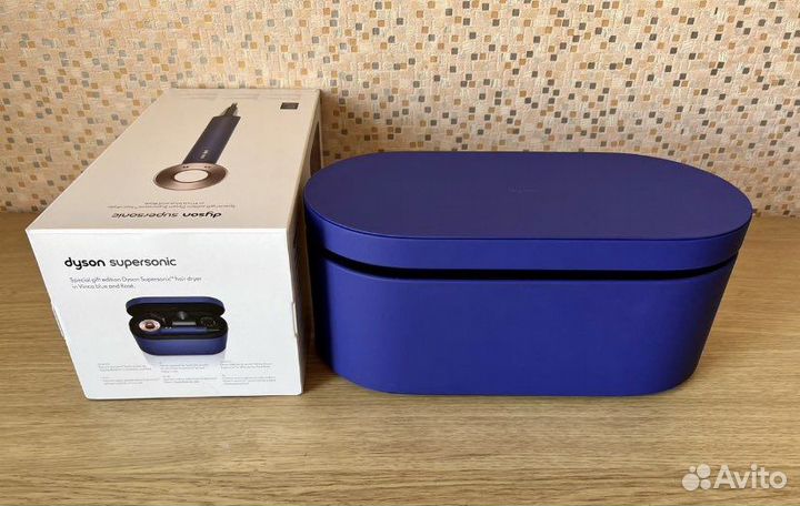 В упаковке Dyson SuperSonic HD07 оригинал