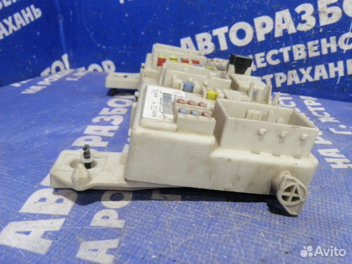 Блок предохранителей салона Ford Focus 2 седан