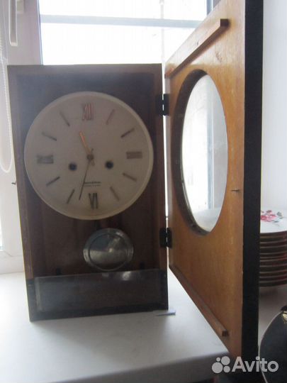 Часы механические с боем. Часы на ручные Победа