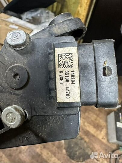 Педаль газа Hyundai Solaris 1