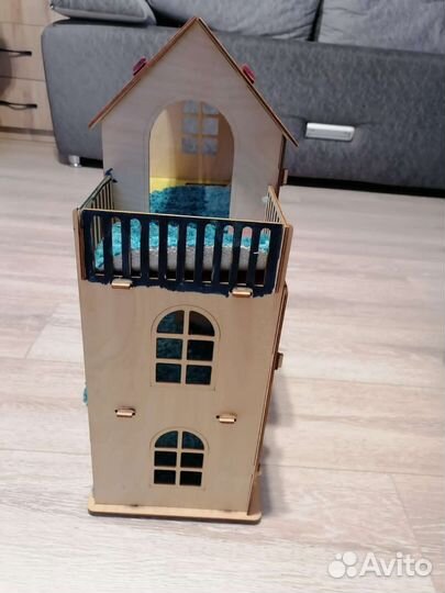 Домик кукольный