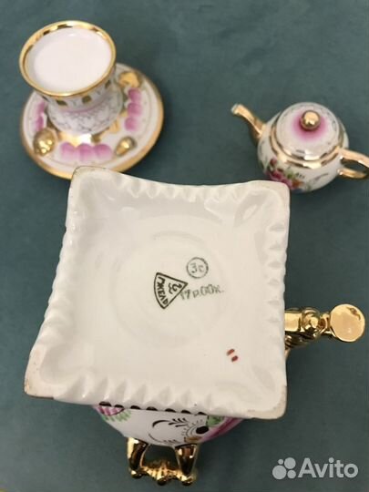 Старинный декоративный самовар