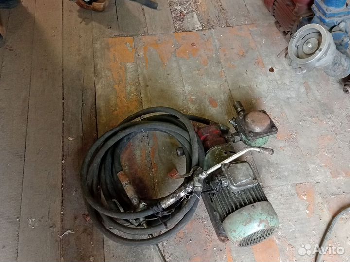 Электродвигатель с насосом