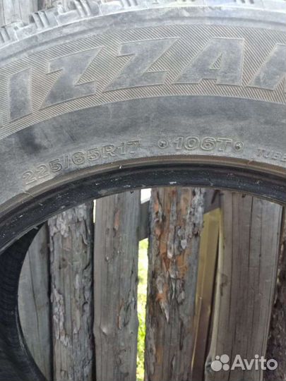 Bridgestone Blizzak Spike-01 225/65 R17 106