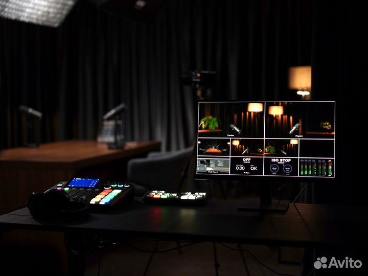 Съёмка YouTube-выпуска в студии