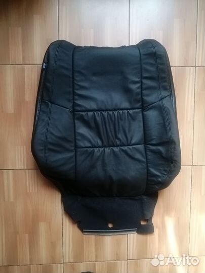 Новая обшивка спинки сиденья Jeep Grand Cherokee